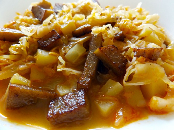 Recept: Sekeli gulaš sa seitanom za otvaranje sezone kiselog kupusa sekeli gulaš sa seitanom